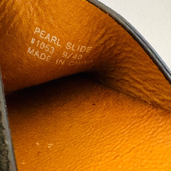 2 PAIR Women’s Size 9 Slide Sandals with Wedge Heel - Lightly Worn - Picture 6 of 8